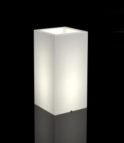 Biała donica Tower Pot z oświetleniem