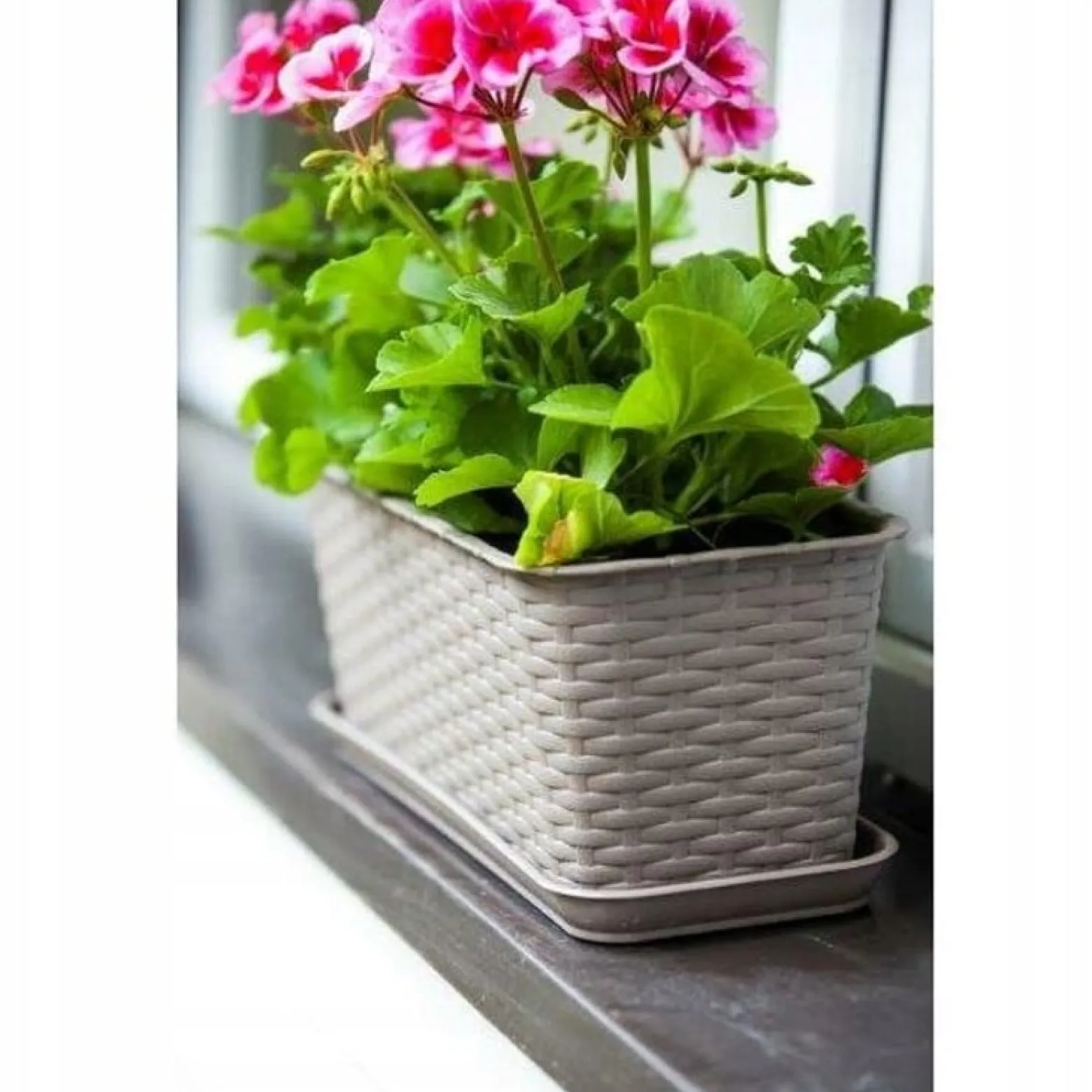 Doniczka balkonowa rattanowa karmelowa 40 cm