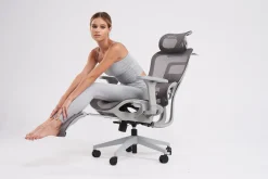 Ergonomiczny fotel Paradox Ergo One Grey Mesh z podnóżkiem