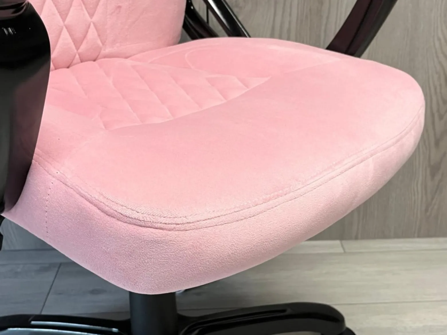 Fotel obrotowy do biurka SPIDER PINK ALCANTARA