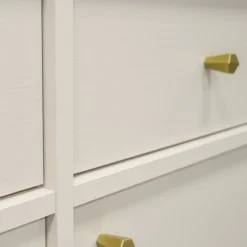 KONSIMO FLOREN Szeroka komoda 124 cm do salonu na złotych nóżkach
