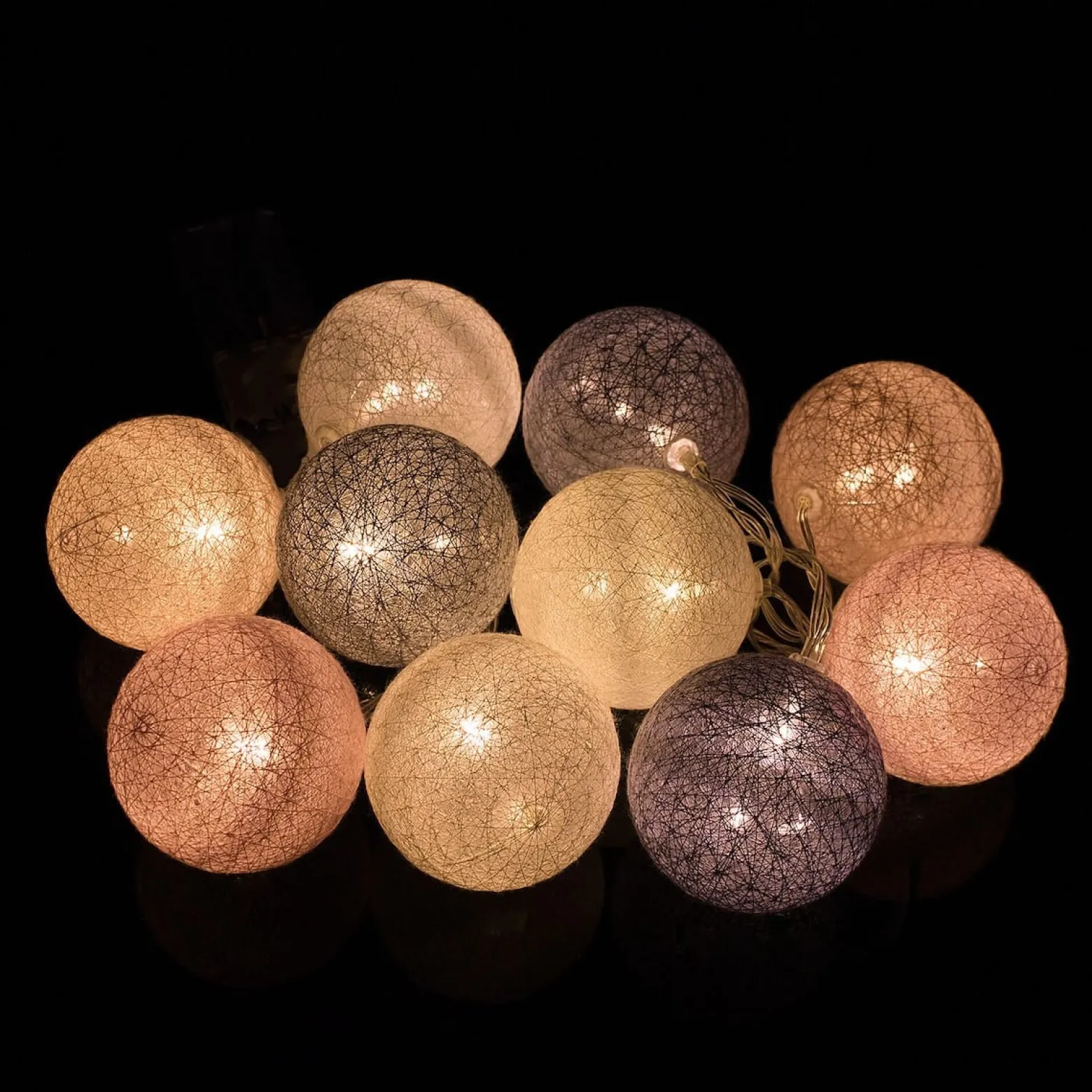 Lampki dekoracyjne cotton balls 10 LED 10 kul różowe szare