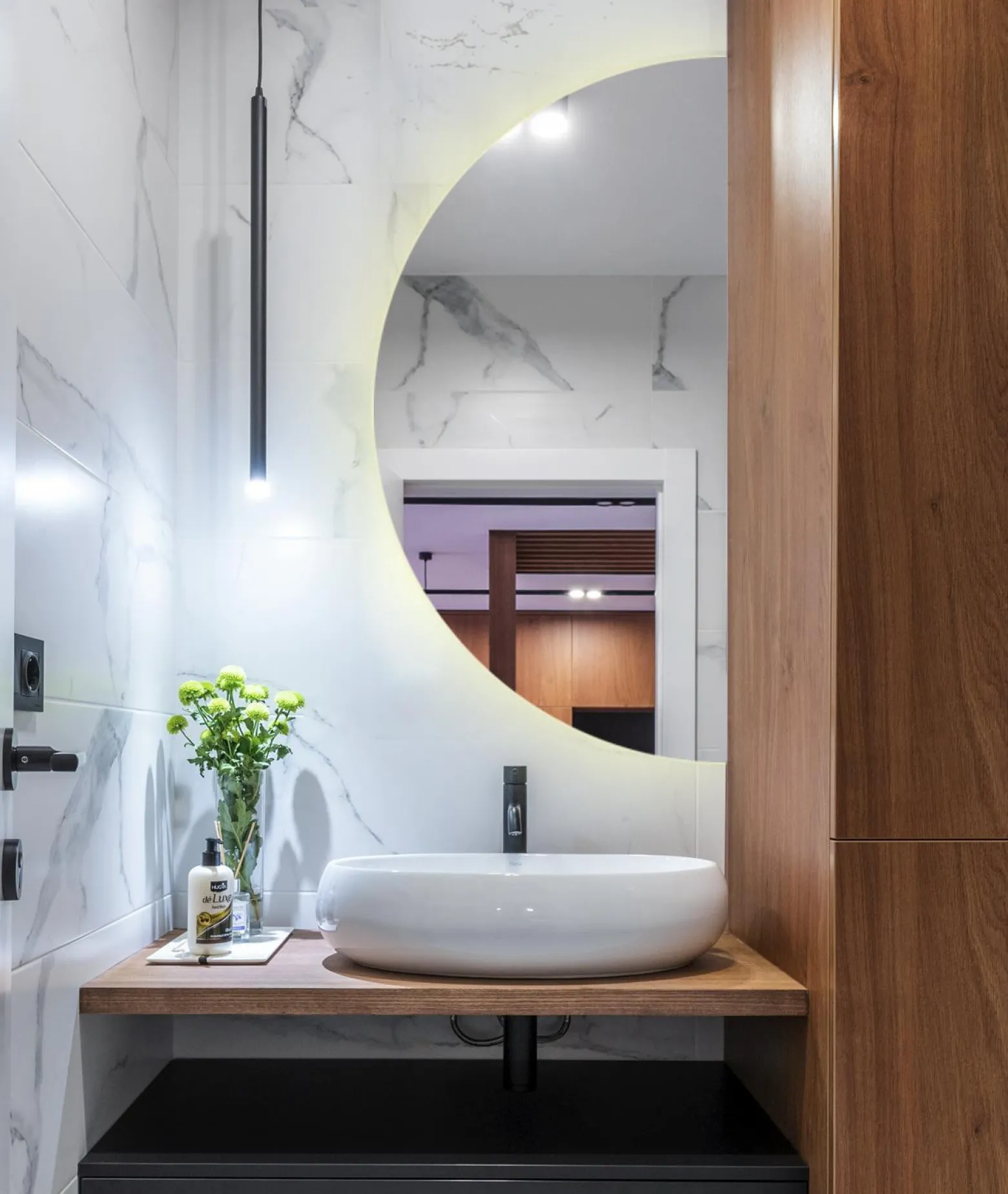 Nowoczesne Wiszące Lustro Półokrągłe LED Loft 1/2 fi90 cm