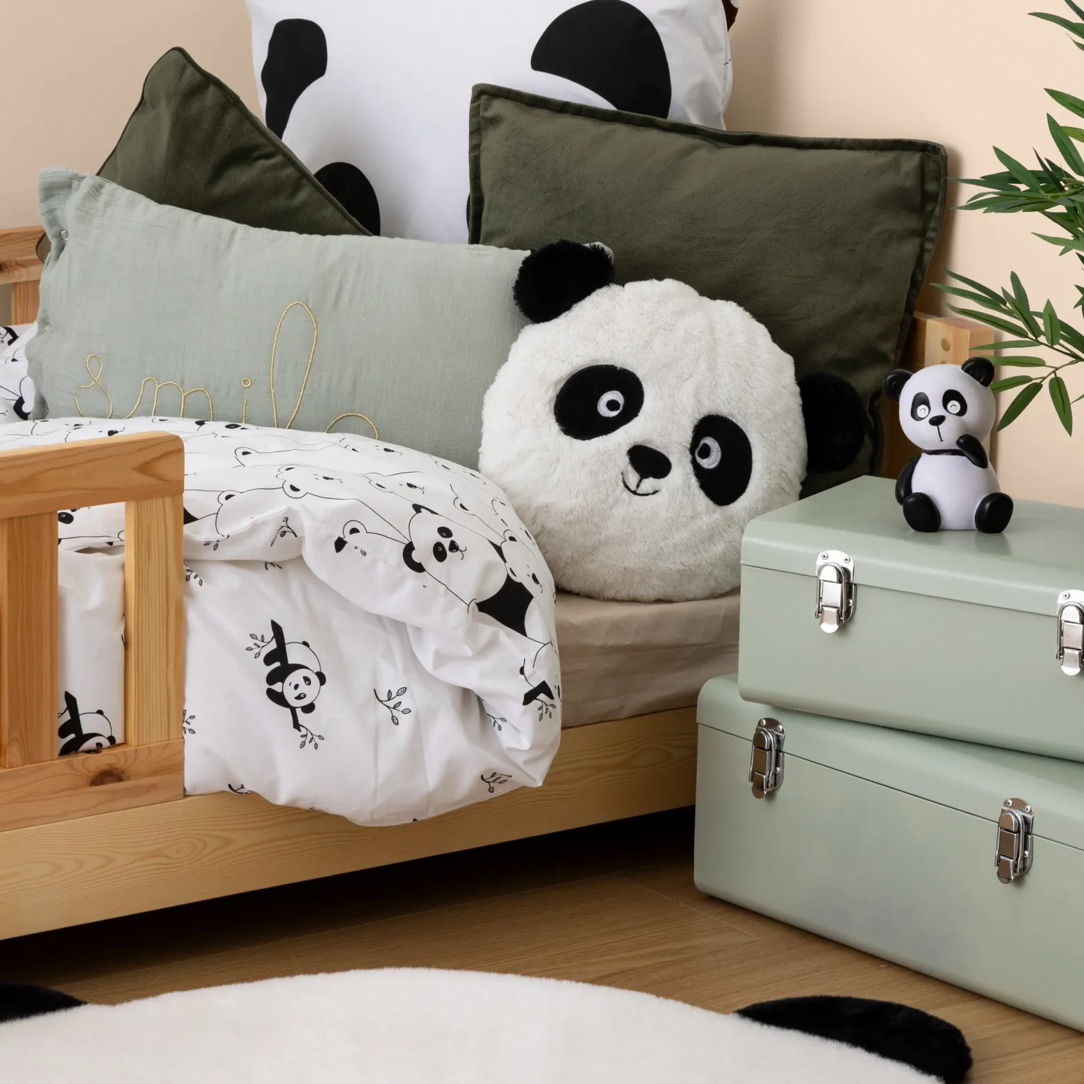 Okrągła poduszka PANDA z uszami, Ø 27 cm