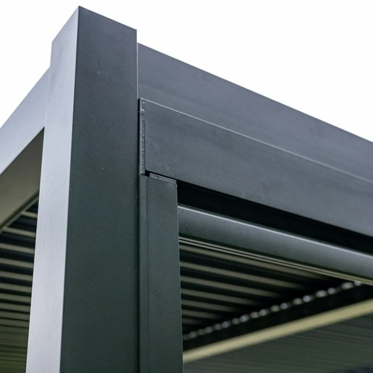 Pergola ogrodowa Luxe 7.8x3m aluminiowa z oświetleniem antracyt