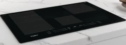 Płyta indukcyjna WHIRLPOOL WFS0377NEIXL na równi z blatem 77 cm