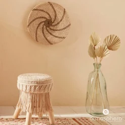 Stołek boho z siedziskiem pokrytym makramą, wys.42 cm