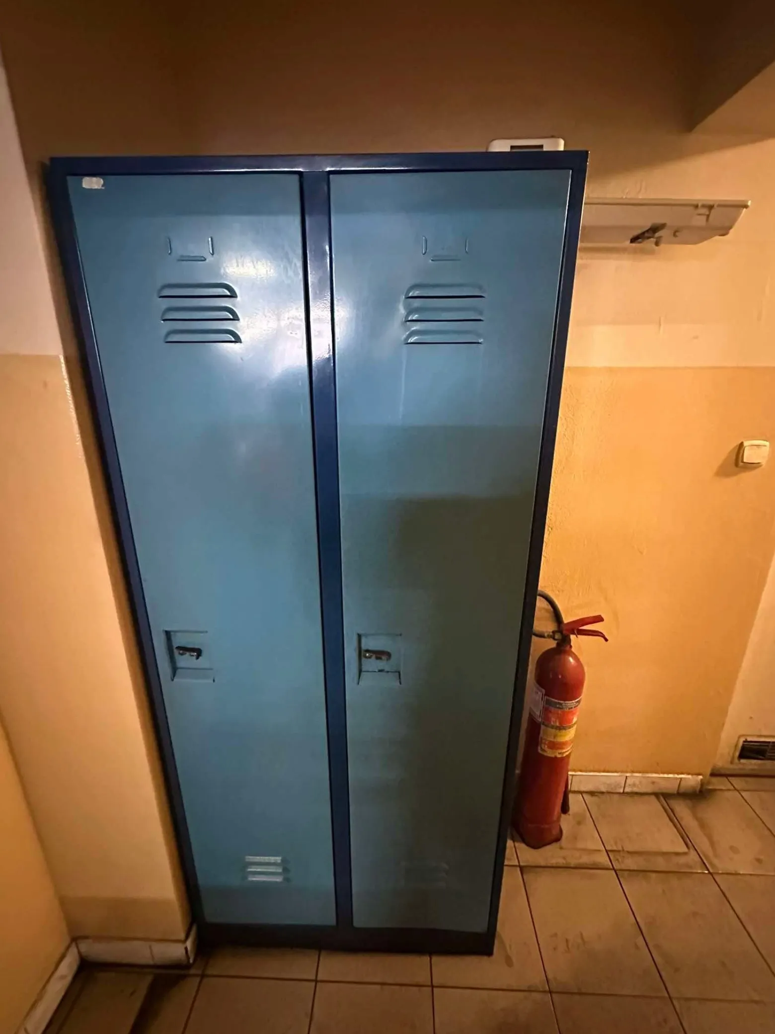 Szafka Metalowa Ubraniowa Socjalna BHP 180x80x50cm Szara Mega-M