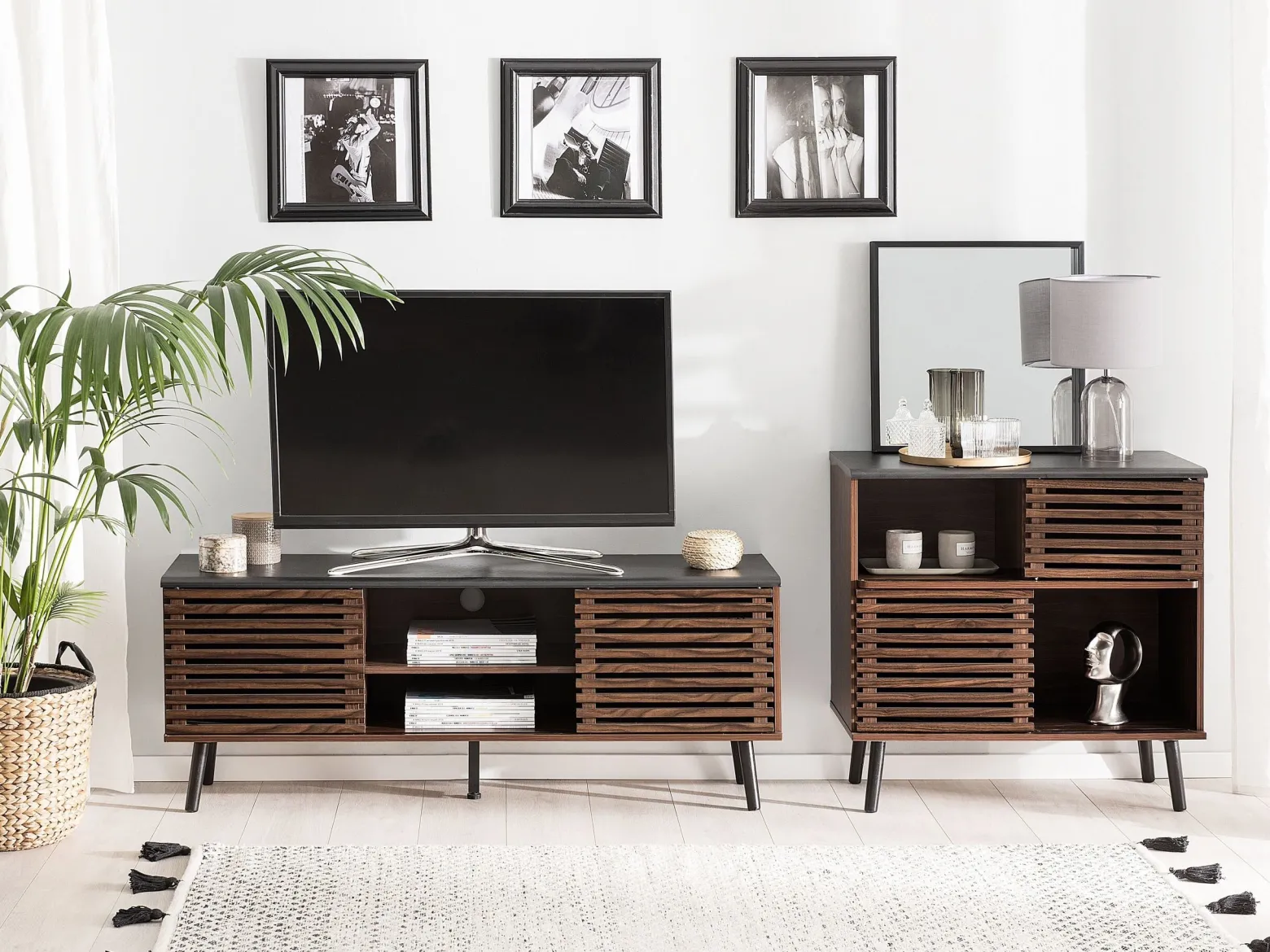 Szafka RTV pod TV 140 cm ciemne drewno