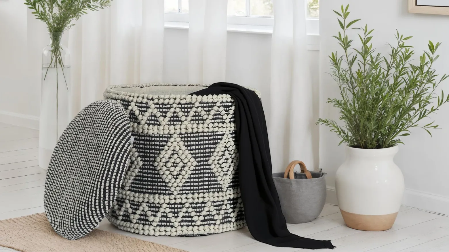 Szary-Beżowy Stołek z Wełny 40x45 cm Okrągły Boho Pojemnik Tapicerowany